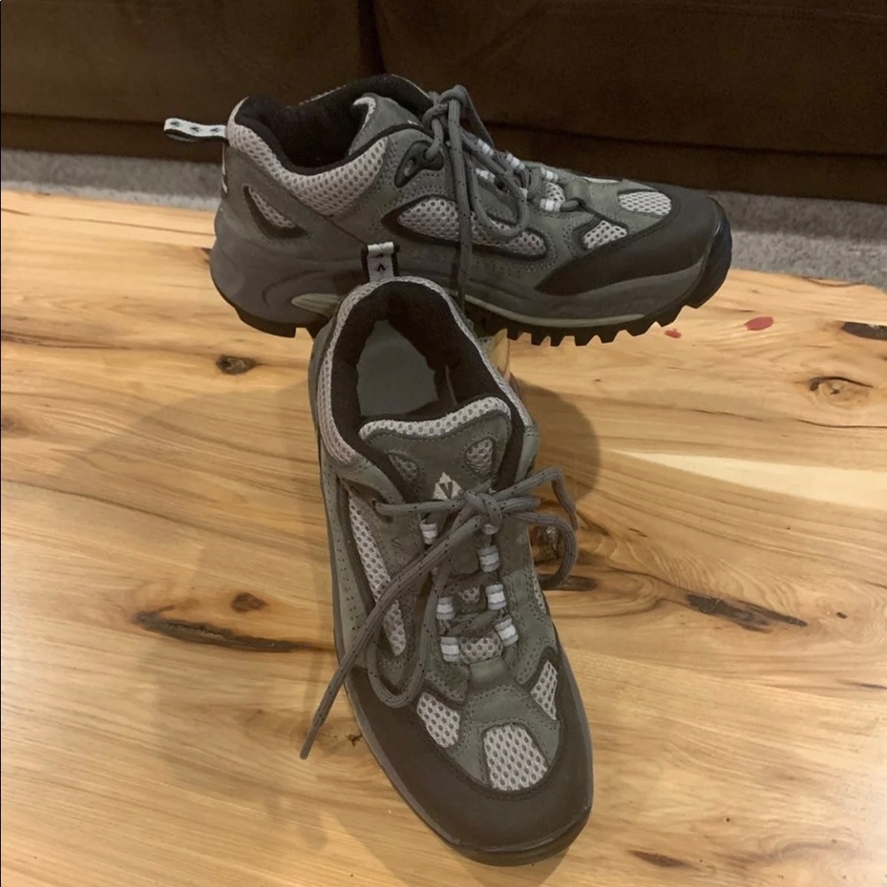 Vasque Tennis Shoe EUC